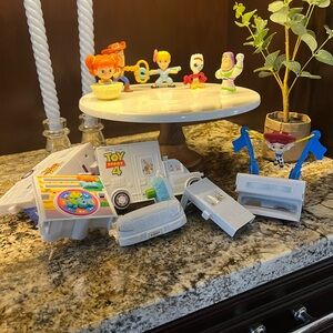 Disney Toy Story 4 - McDonalds RV you set. THIS IS A COMPLETE SET.